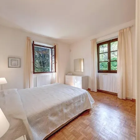 Il Cigno Lakeside Apartment